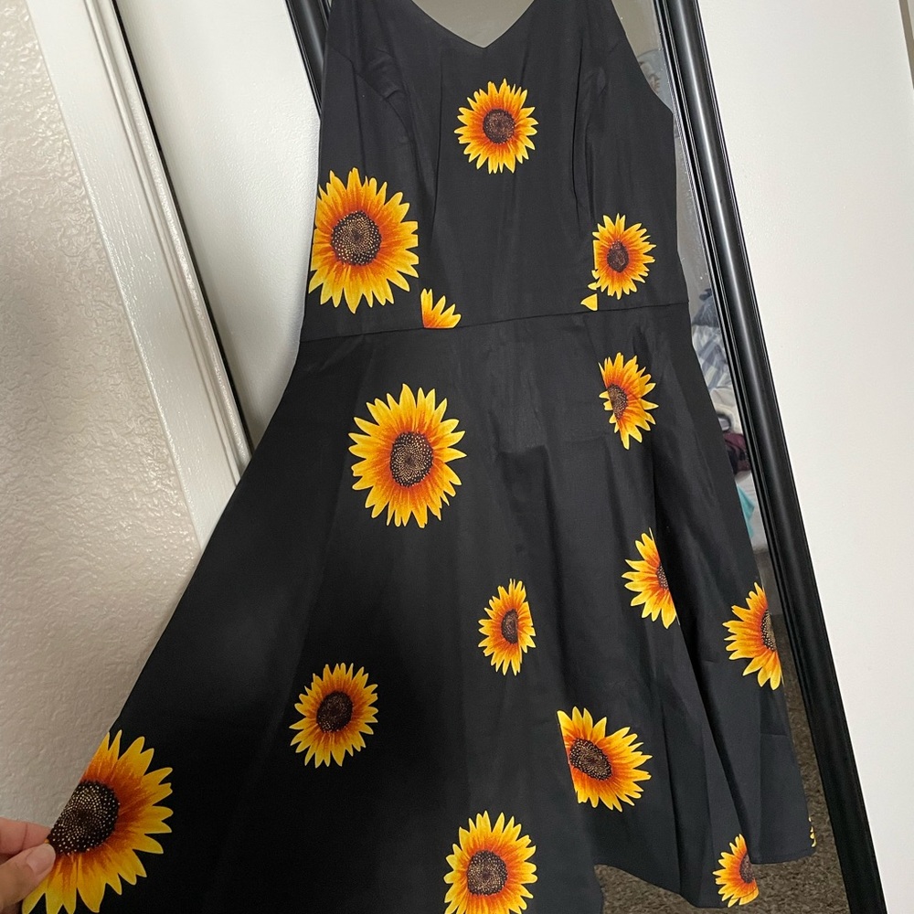 Balck and yellow sunflower 🌻 dress.